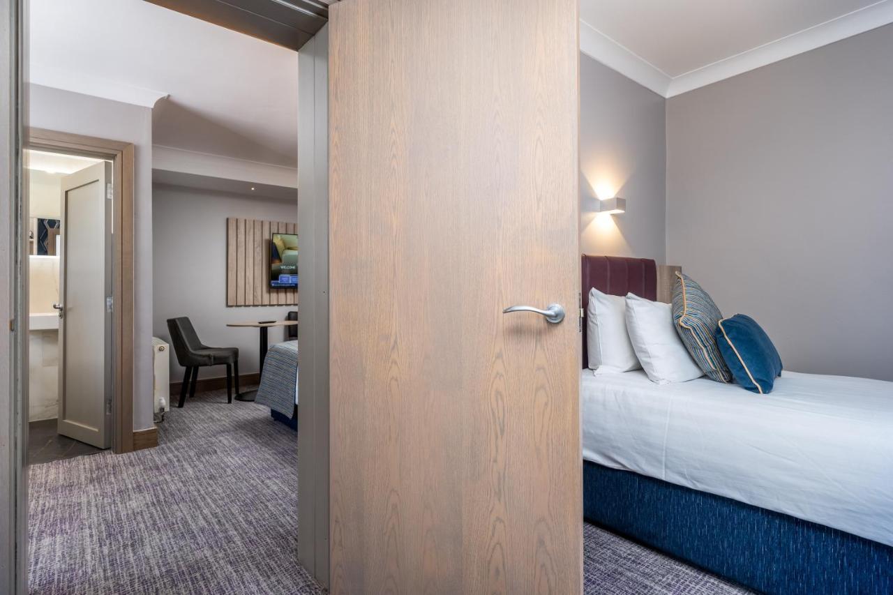 Rochestown Lodge Hotel Dun Laoghaire Exteriör bild
