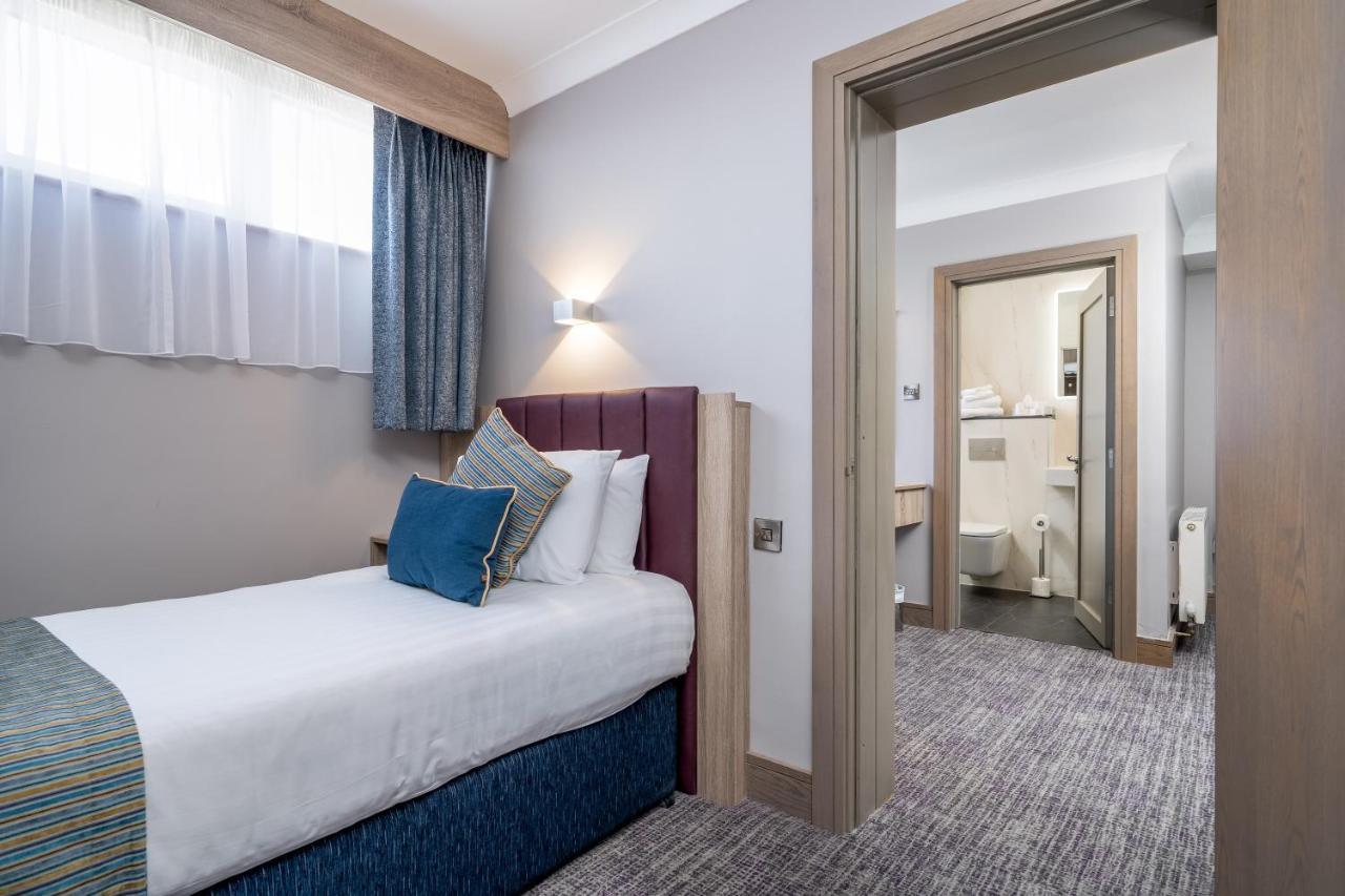 Rochestown Lodge Hotel Dun Laoghaire Exteriör bild