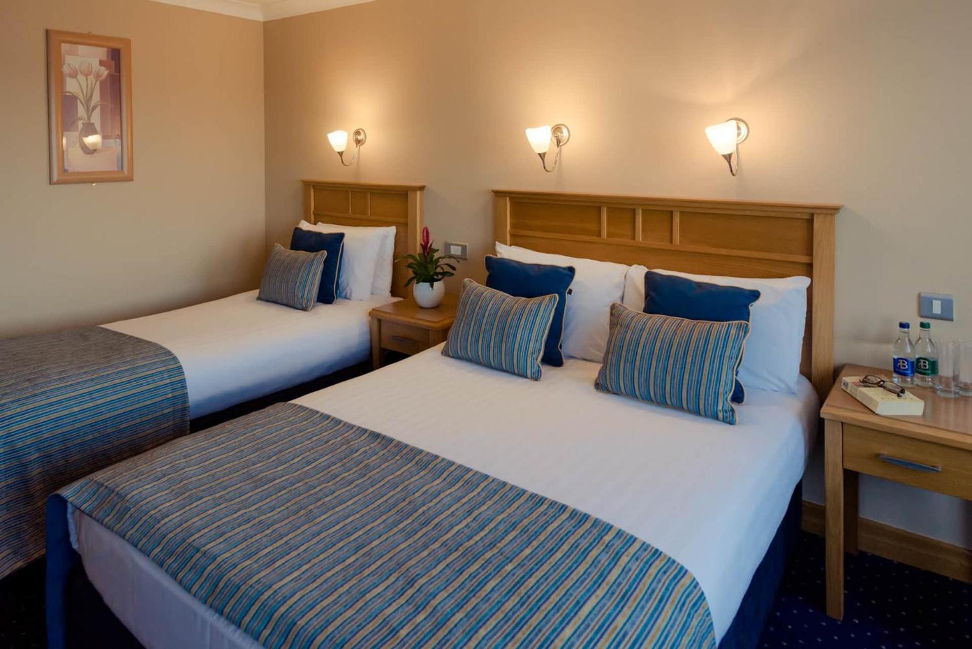 Rochestown Lodge Hotel Dun Laoghaire Exteriör bild