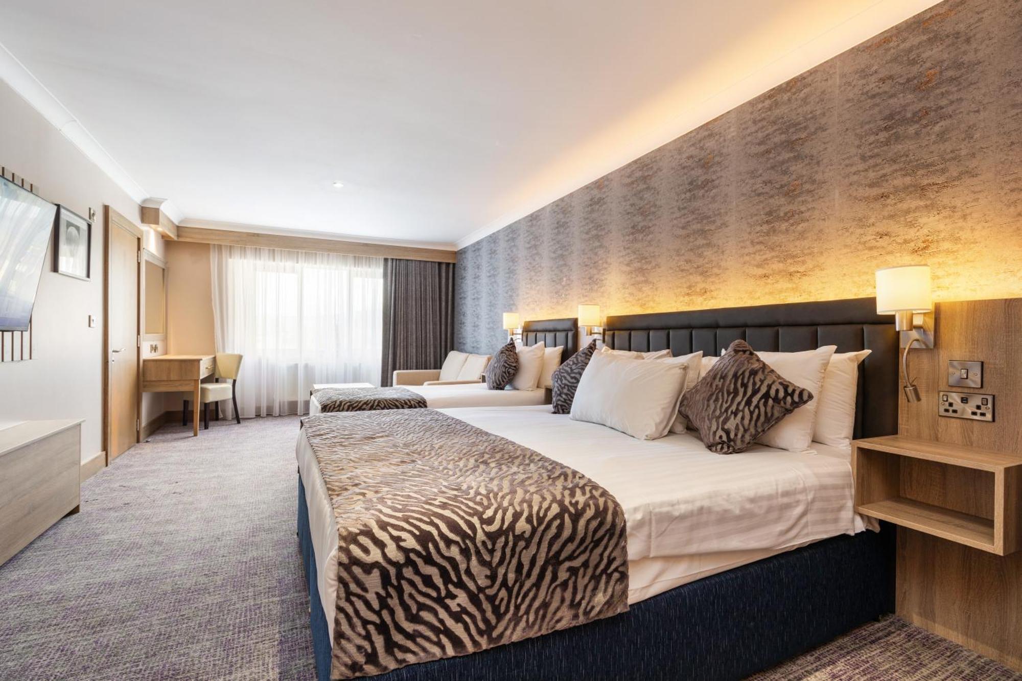 Rochestown Lodge Hotel Dun Laoghaire Exteriör bild