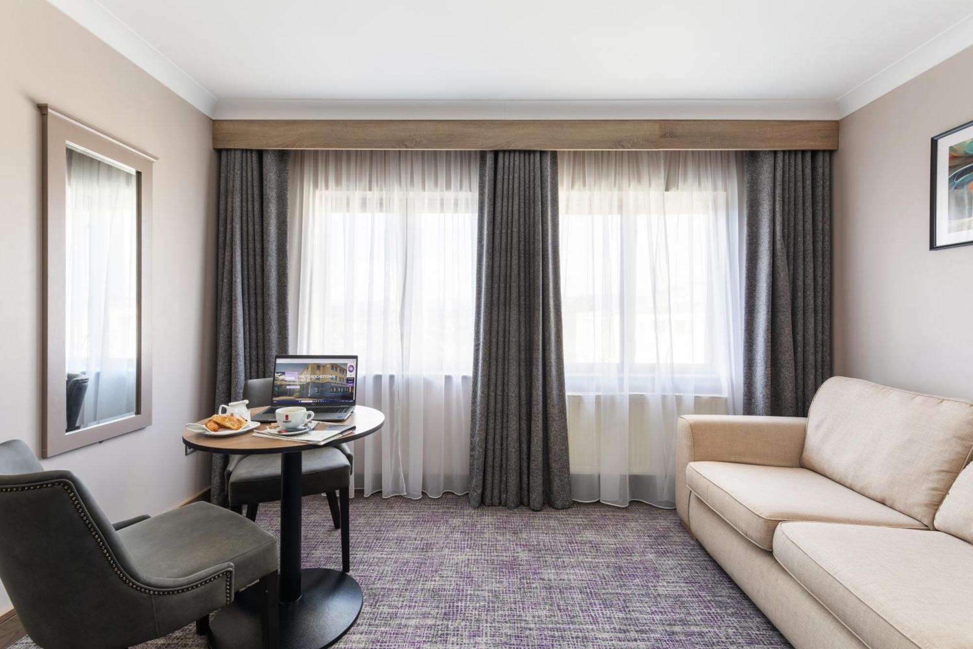 Rochestown Lodge Hotel Dun Laoghaire Exteriör bild